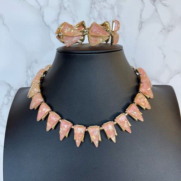 Vintage Coro Thermoset Light Pink Confetti Style Necklace & Bracelet Set RARE - Picture 2 of 9